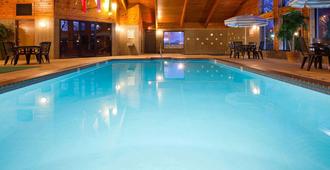 AmericInn by Wyndham Garden City - Garden City - Pool