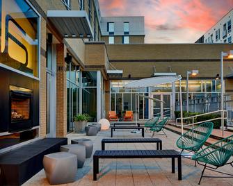 Aloft Austin at The Domain - Austin - Patio