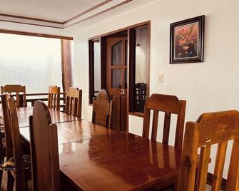 Brenmariel Tourist Inn - El Nido - Salle à manger