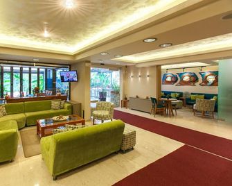 Paradise Lost Hotel-Apartments - Tolo - Lounge