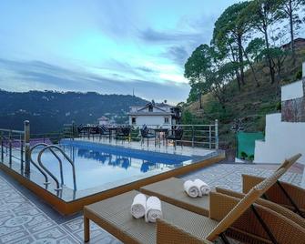 Villasita Resorts By Ellegance - Kasauli - Piscina