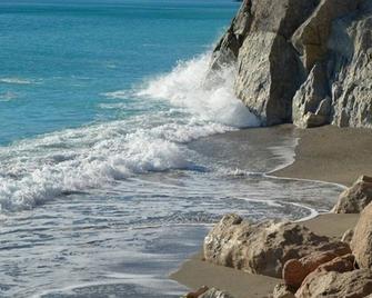 Apartment near Sea - Finale Ligure - Gebouw