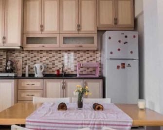 Ankakyaka Apart Hotel - Akyaka - Kitchen