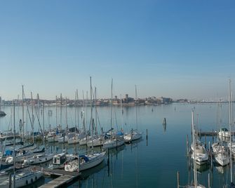 Mosella Suite Hotel - Chioggia - Outdoor view