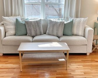 Beautiful, Historic Home In Old Town Louisville - Louisville - Living room
