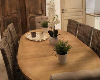 Maison de Charme à Proximité Duzes - Flaux - Comedor