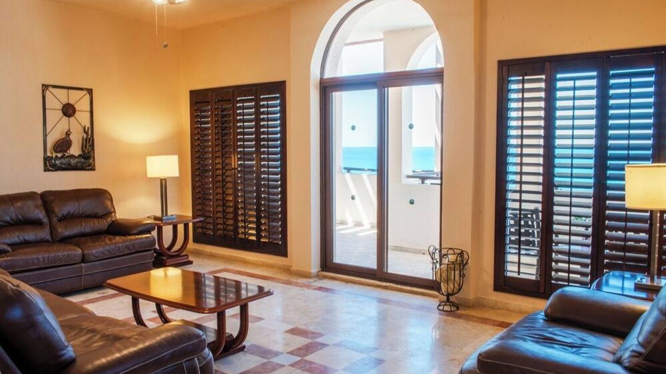 سي أوف كورتيز بيتش كلوب