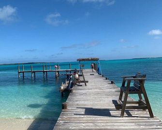 Exuma Beach Point - Rokers Point Settlement - Beach