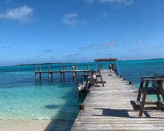 Exuma Beach Point - Rokers Point Settlement - חוף