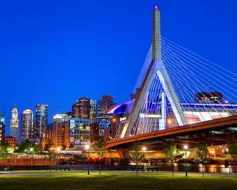 DoubleTree by Hilton Boston-Downtown - Boston - Building