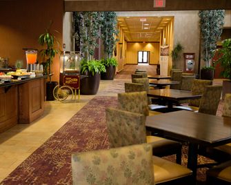 Embassy Suites by Hilton Minneapolis North - Brooklyn Center - Restaurang