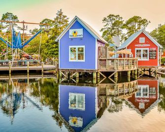 Comfy studio with kitchenette, central AC, pools, hot tub, & tennis - Miramar Beach - Edificio