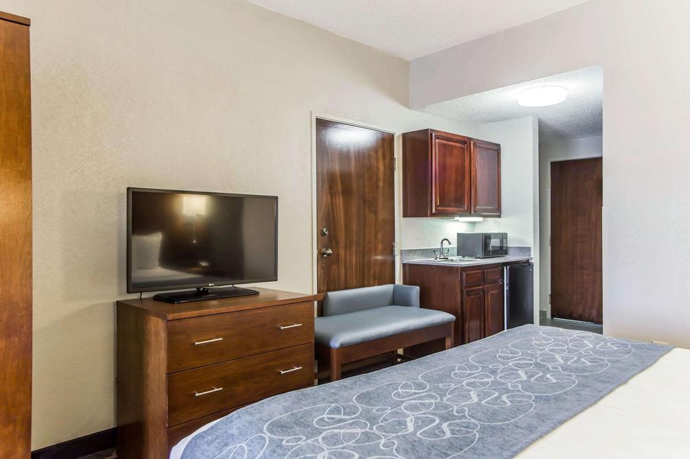 Comfort Suites Pineville Ballantyne Area 82 1 3 0