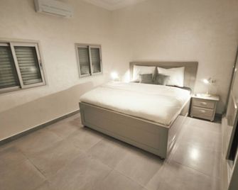 2 Atlas Studio's By Family Stay Ouarzazate - Ouarzazate - Bedroom