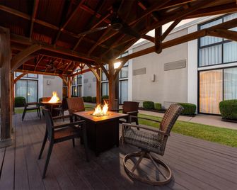 Wyndham Riverfront Little Rock - North Little Rock - Patio