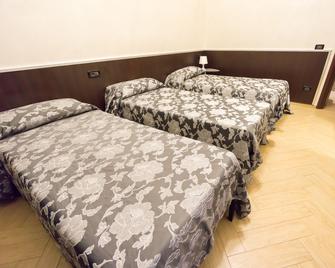 Funny Palace Hostel - Rome - Bedroom
