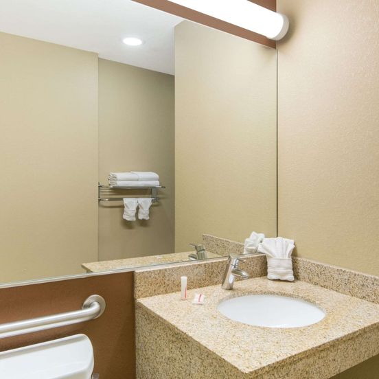 Microtel Inn & Suites by Wyndham North Canton image 1