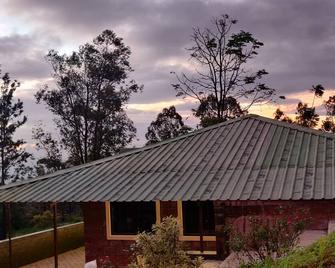 Eagle's Nest - A Nature Retreat - Panchgani - Outdoor view
