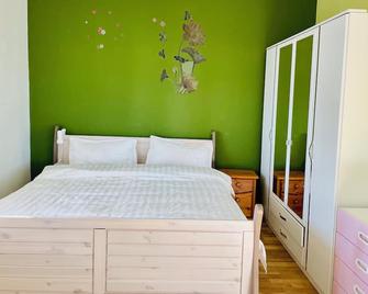 New living Home - Seevetal - Schlafzimmer