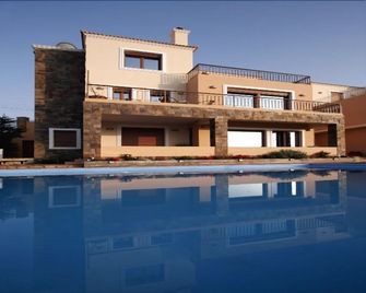 Caneva Luxury Villa - Tavronitis - Piscina