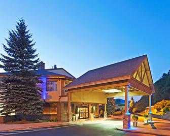 Holiday Inn Express Blowing Rock South - Blowing Rock - Rakennus