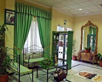 Hotel Mitra - Cabra