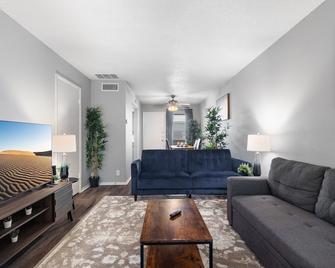 Beautiful 2br 5 Minutes To Ut 4429 - Austin - Sala de estar