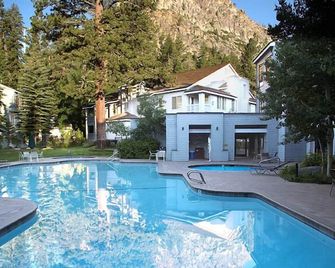 Palisades Tahoe Lodge Rentals Studio #118 - 奧林匹克谷 - 游泳池