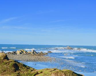 Pacific Seaside House by Pebble Beach & Redwoods - Crescent City - Beach