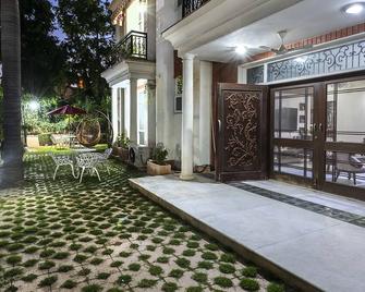 Palm34 - Jaipur - Pátio
