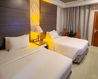88 Courtyard Hotel - Manila - Bedroom