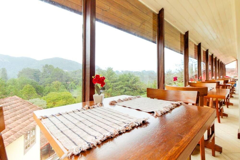 Velinn Hotel Ninho Do Falcão - Monte Verde - מרפסת
