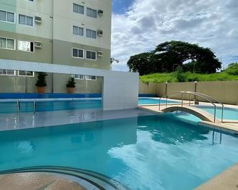 OYO 148 Gbs Properties (Centropolis) - Muntinlupa - Zwembad