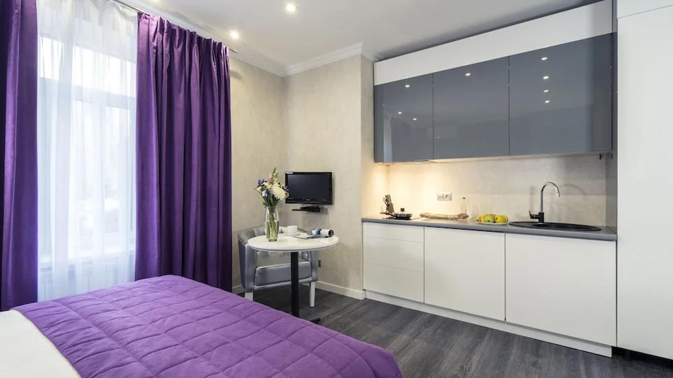Hotel Status Apartments