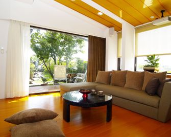 Memory Garden - Yilan City - Σαλόνι