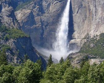 Under Canvas Yosemite - Groveland - Gebäude