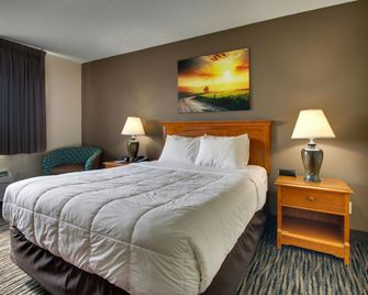 Everspring Inn & Suites - Oskaloosa - Bedroom