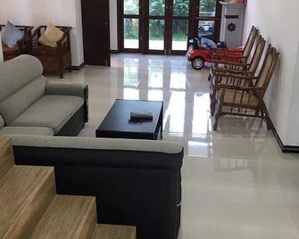 Bosadi Homestay - Katunayake