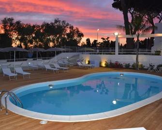 Agriturismo Campo Allegro - Salemi - Piscina