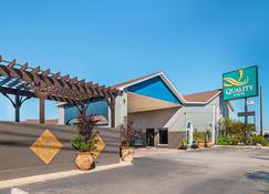 Quality Inn Near Lake Marble Falls - Marble Falls - Building