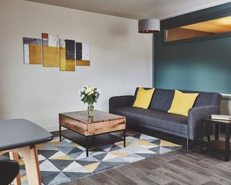 The Ranald Apartments - Oban - Living room