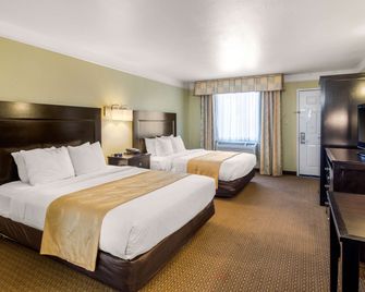 كواليتي إن آند سويتس جالوب آي-40 إكزيت 20 - غالوب - غرفة نوم