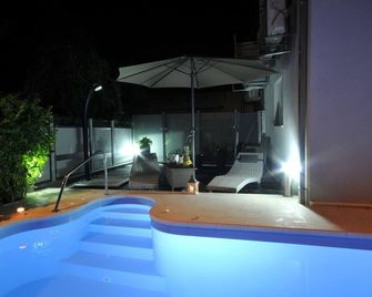Apartments & Rooms Villa Maslina - Trogir - Pool