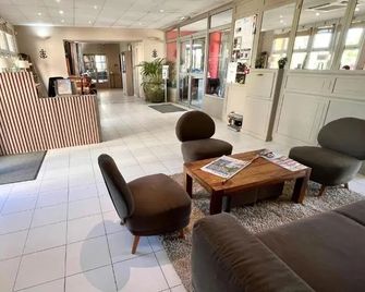 Hotel Le Mas Des Ponts D'arles - Arle - Vestíbul