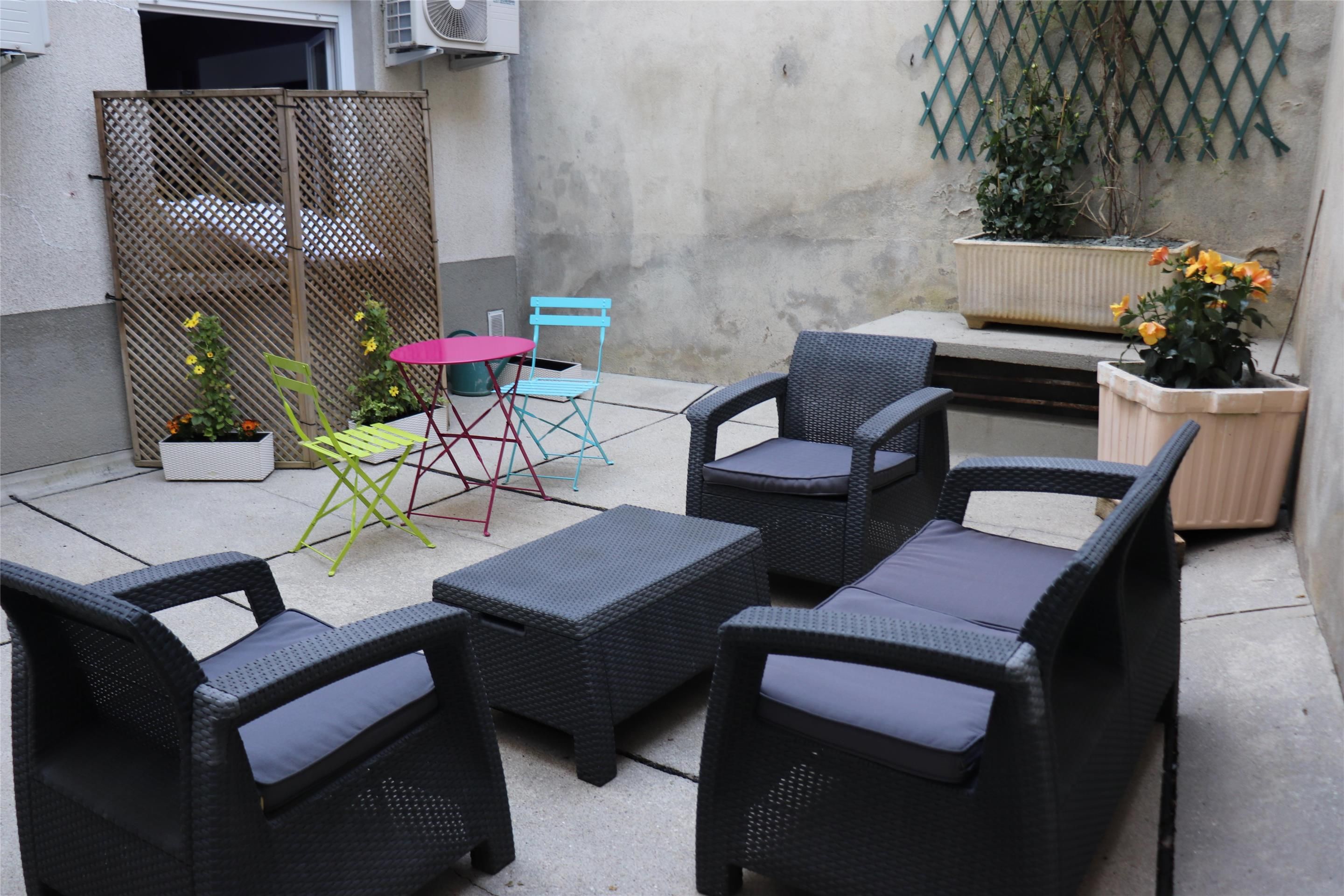 ذي أوريجينالز سيتي، هوتل سانت مارتيا ، ليموج - ليموج - شرفة مرصوفة