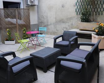 ذي أوريجينالز سيتي، أوتل لو سان مارسيال، ليموج - ليموج - شرفة مرصوفة