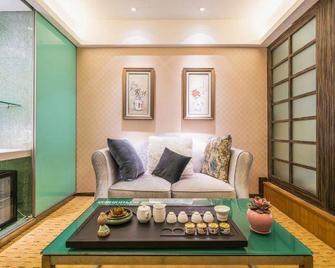 Orient Sunseed Hotel (Shenzhen Airport) - Shenzhen - Living room
