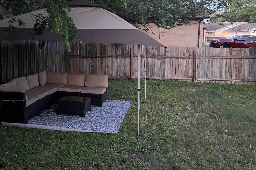 Empire Beats - אוסטין - פטיו