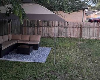 Empire Beats - אוסטין - פטיו