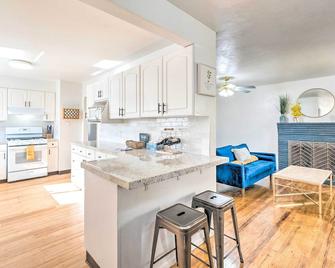 Lodi Escape with Private Hot Tub Less Than 1 Mi to Dtwn - Lodi - Kitchen